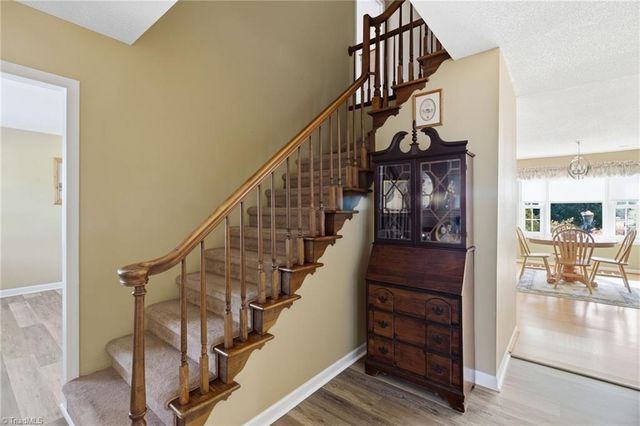 1528 Pecan Lane, Kernersville, NC 27284