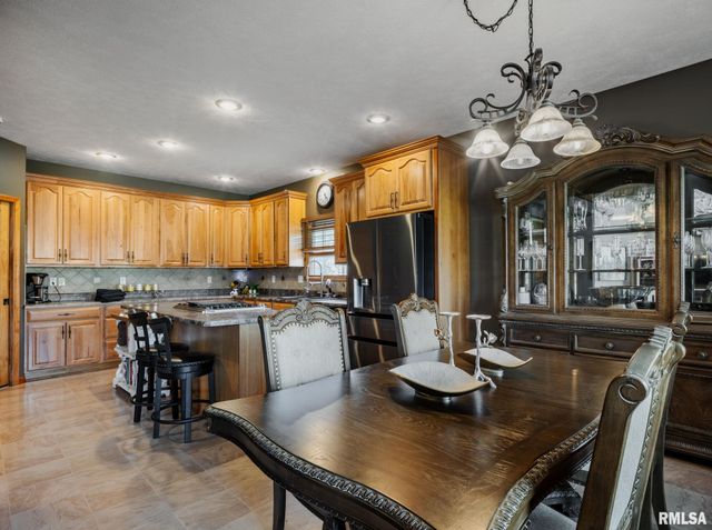 1615 POSEY Street, Marion, IL 62959