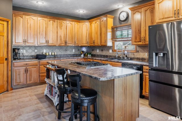 1615 POSEY Street, Marion, IL 62959