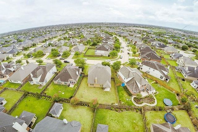 2510 Shady Falls Lane, Pearland, TX 77584