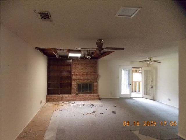 1209 Juniper Lane, Benbrook, TX 76126