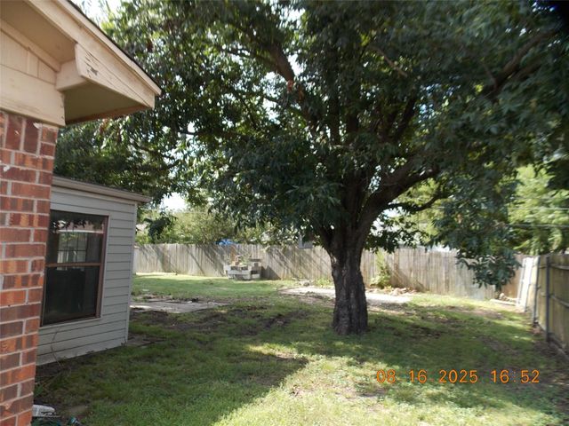 1209 Juniper Lane, Benbrook, TX 76126