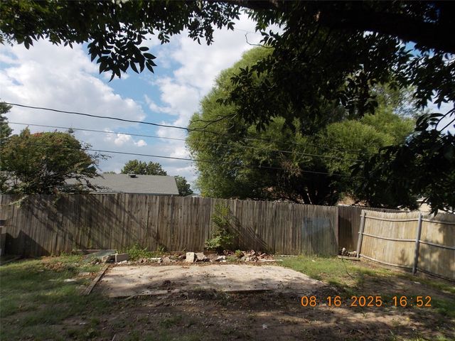 1209 Juniper Lane, Benbrook, TX 76126