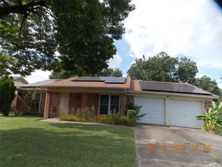 1209 Juniper Lane, Benbrook, TX 76126