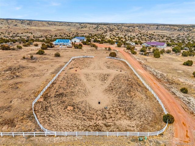 193 Top Notch Trl, Penrose, CO 81240