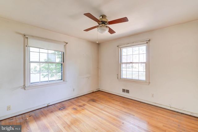 5712 5TH ST S, Arlington, VA 22204