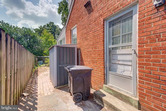 5712 5TH ST S, Arlington, VA 22204