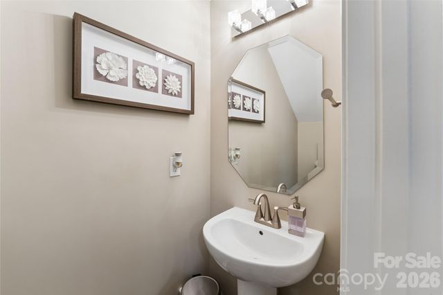 4707 Mcclure Road, Charlotte, NC 28216