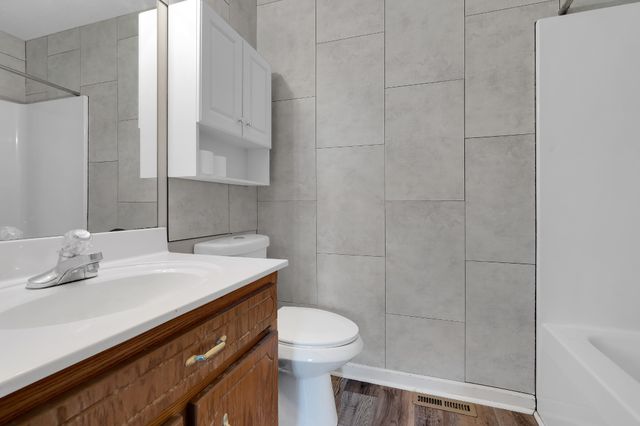 889 Six Mile Board Rd, Belvidere, TN 37306