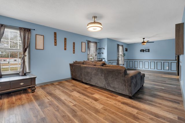 889 Six Mile Board Rd, Belvidere, TN 37306