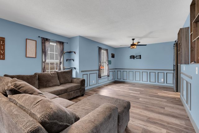 889 Six Mile Board Rd, Belvidere, TN 37306