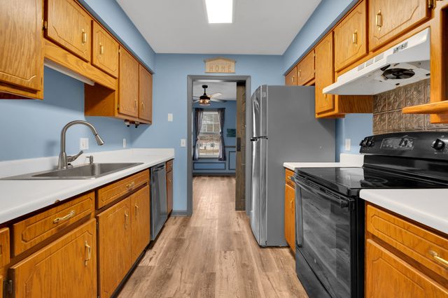 889 Six Mile Board Rd, Belvidere, TN 37306