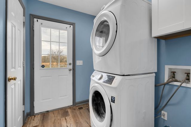 889 Six Mile Board Rd, Belvidere, TN 37306