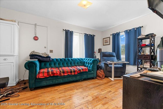 421 W Lake Lansing Road, East Lansing, MI 48823