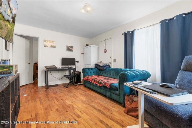 421 W Lake Lansing Road, East Lansing, MI 48823