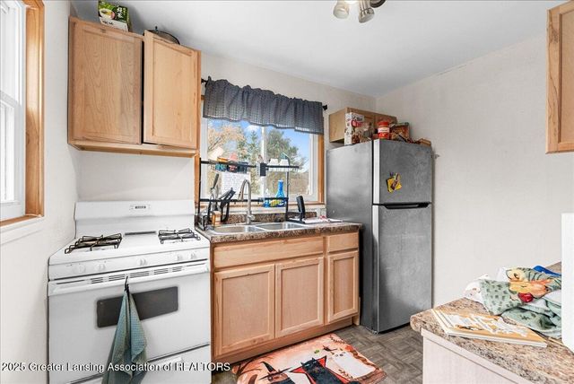 421 W Lake Lansing Road, East Lansing, MI 48823