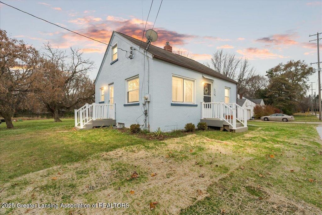 421 W Lake Lansing Road, East Lansing, MI 48823
