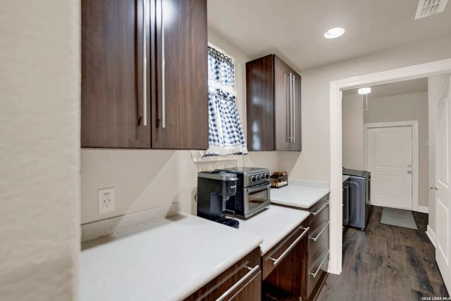 503 Private Road 5764, Lacoste, TX 78039