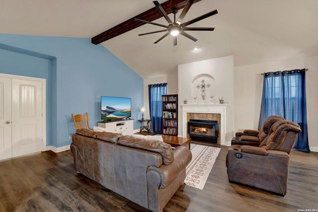 503 Private Road 5764, Lacoste, TX 78039