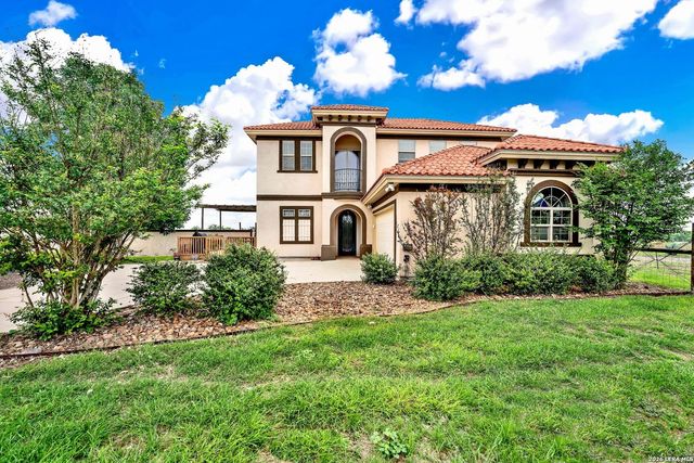 503 Private Road 5764, Lacoste, TX 78039