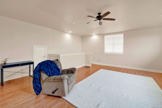 503 Private Road 5764, Lacoste, TX 78039