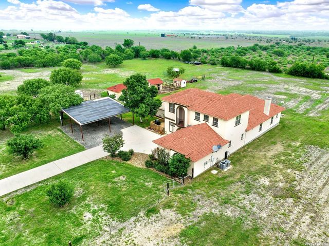 503 Private Road 5764, Lacoste, TX 78039