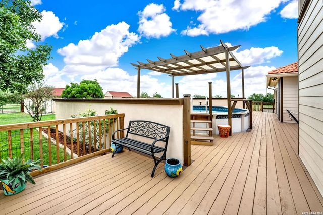 503 Private Road 5764, Lacoste, TX 78039