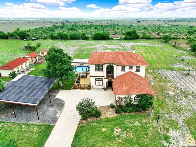 503 Private Road 5764, Lacoste, TX 78039