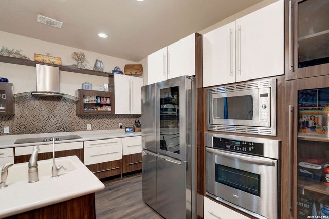 503 Private Road 5764, Lacoste, TX 78039