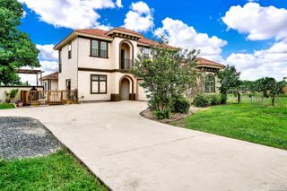 503 Private Road 5764, Lacoste, TX 78039