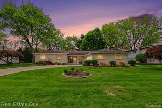 3888 Boulder Drive, Troy, MI 48084