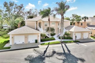 675 Wiggins Lake DR # 202, Naples, FL 34110