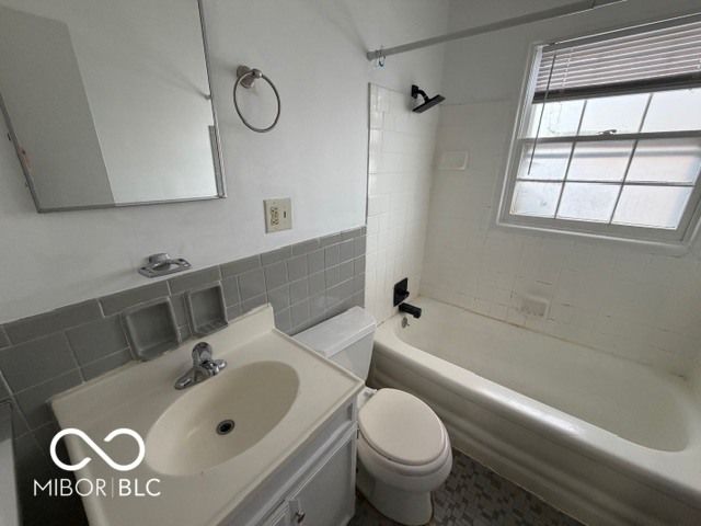 8102 Roy Road, Indianapolis, IN 46219