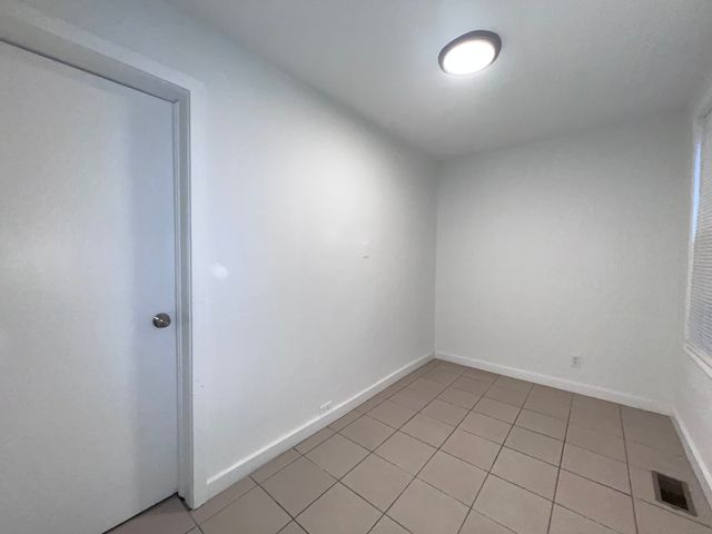 8919 S Muskegon Avenue 1R, Chicago, IL 60617