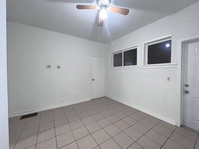 8919 S Muskegon Avenue 1R, Chicago, IL 60617