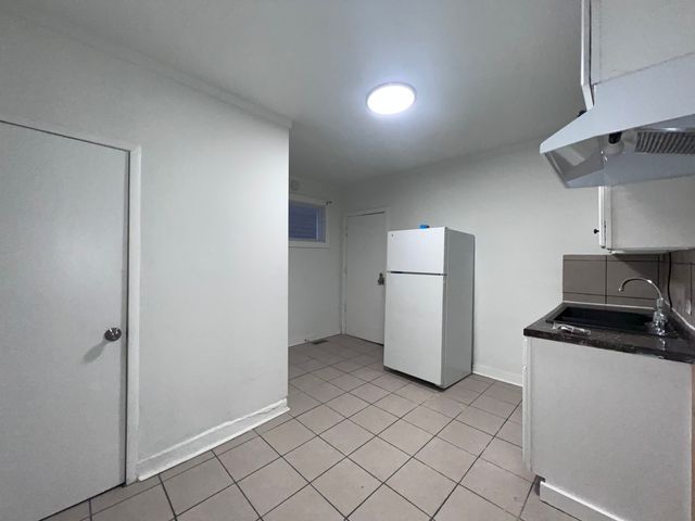 8919 S Muskegon Avenue 1R, Chicago, IL 60617