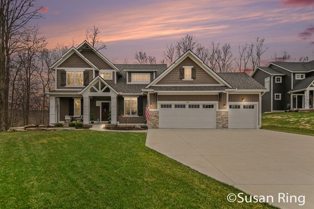 7290 Crossridge Drive SE, Grand Rapids, MI 49512