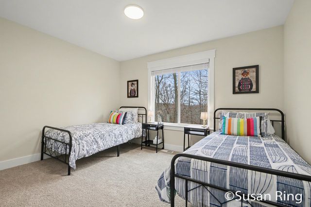 7290 Crossridge Drive SE, Grand Rapids, MI 49512