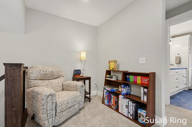 7290 Crossridge Drive SE, Grand Rapids, MI 49512