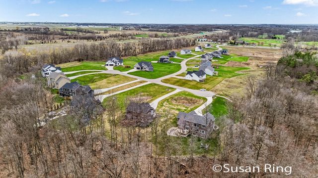 7290 Crossridge Drive SE, Grand Rapids, MI 49512
