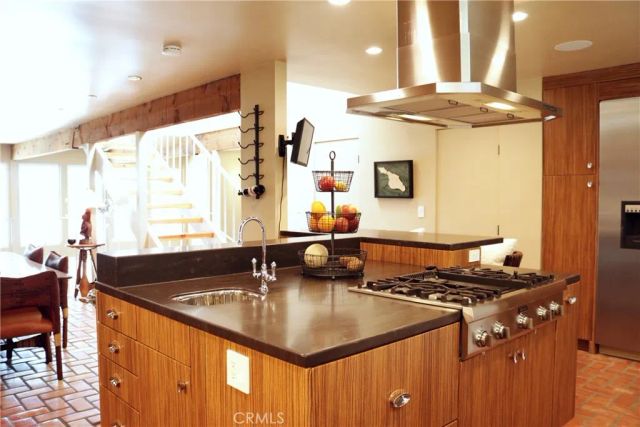16451 Wimbledon, Huntington Beach, CA 92649