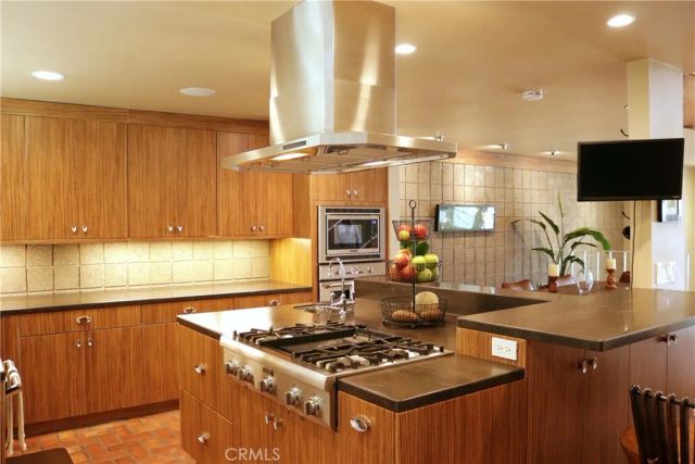 16451 Wimbledon, Huntington Beach, CA 92649