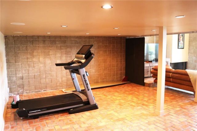 16451 Wimbledon, Huntington Beach, CA 92649