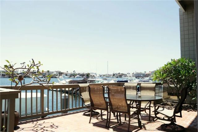 16451 Wimbledon, Huntington Beach, CA 92649
