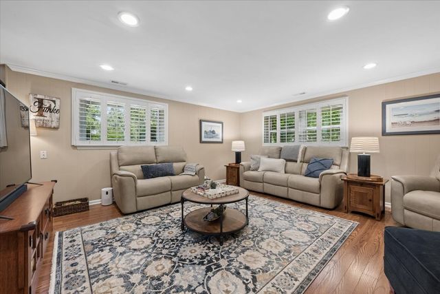 4017 Carousel Drive, Northbrook, IL 60062