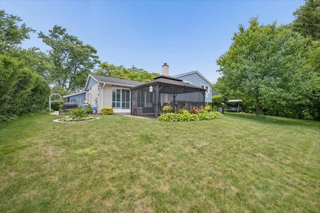 4017 Carousel Drive, Northbrook, IL 60062