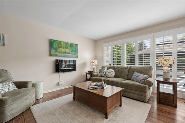 4017 Carousel Drive, Northbrook, IL 60062