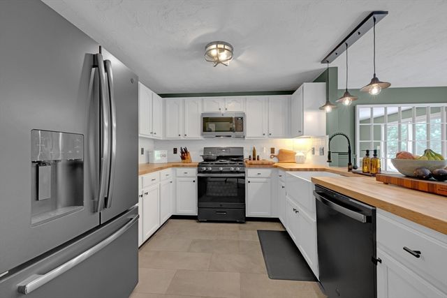 29 Coldspring Dr D, Sutton, MA 01590