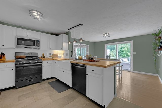 29 Coldspring Dr D, Sutton, MA 01590