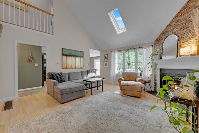29 Coldspring Dr D, Sutton, MA 01590